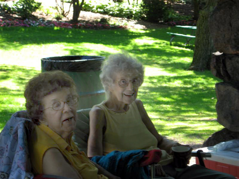 2225 Vi Price and Dorothy Gravelle