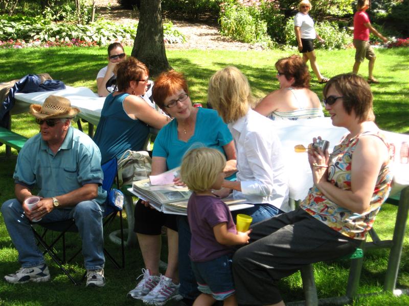 2252 Meghan (white shirt), Mike Valentine, Cindi Johnson, Gwen Valentine, Barbara, Doreen Johnson, Cassi and Melia