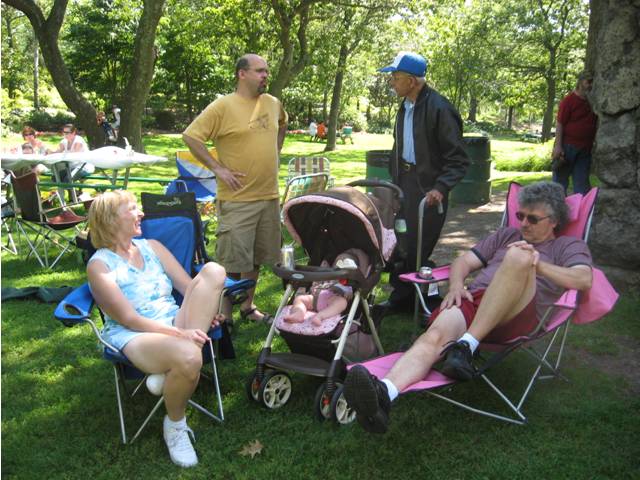 (fr) Leslie, Ashlee, Phil Gitar, (br) Tom Price and Uncle Ed 